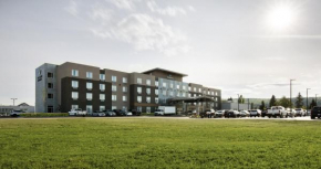 Pomeroy Inn & Suites Prince George